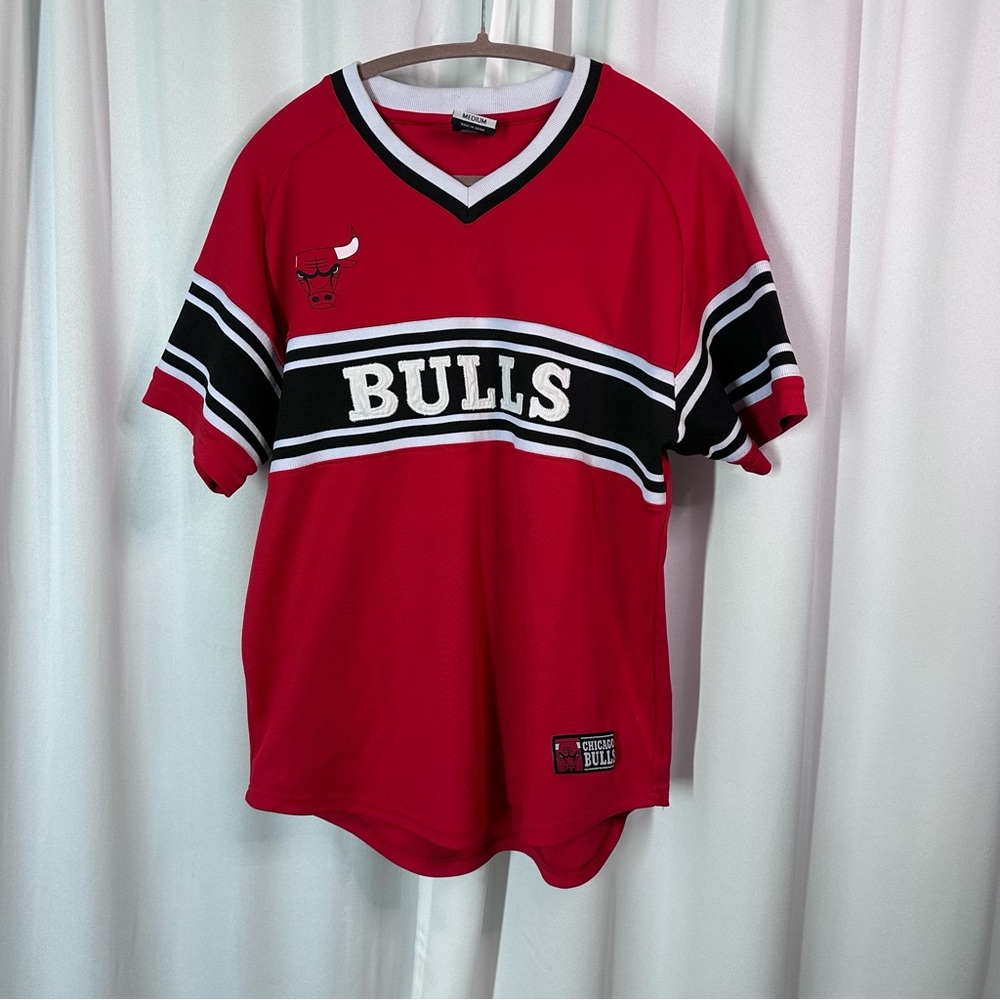 NBA Chicago Bulls Short Sleeve Jersey Size M Men's Red Black. Light wear
